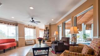 Best Western Plus Corning Inn - Corning - 9
