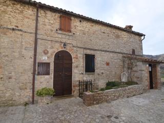 Belvilla by OYO Graceful Apartment with Garden - Petrella Guidi - 0