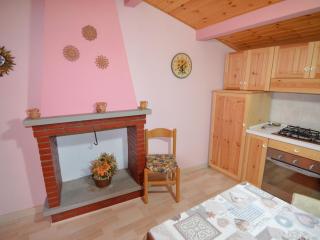 Belvilla by OYO Graceful Apartment with Garden - Petrella Guidi - 4