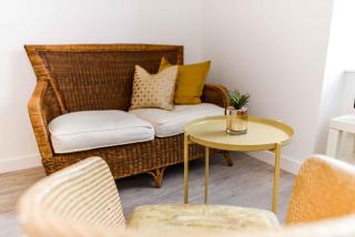 Stafford Modern Apartment - 7