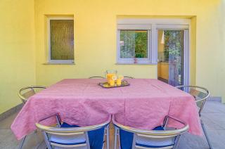 Apartmani Prodan 2 - 1