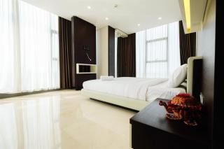 Modern Elegant Design 2BR L'Avenue Apartment By Travelio - 8