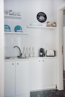 Living near Acropolis by Sylvia Staikou 2nd & 3d floor - Athen - 1