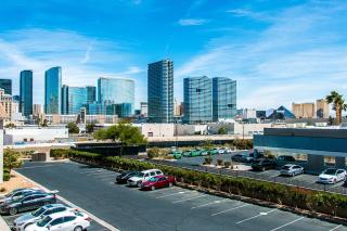 Luxury Modern Condo 2 - Las Vegas - 3