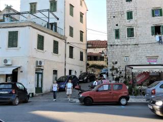 Bruno Split Centre Apartment and Room - 5