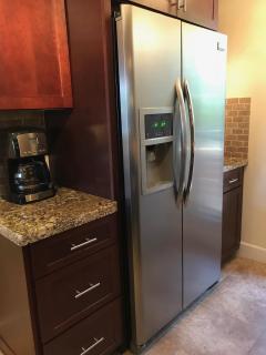 Spacious & Modern Maui Condo Steps to the Beach! - 7