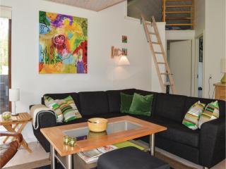 Three-Bedroom Holiday Home In Albak - 3