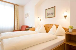 Altstadthotel Weisses Kreuz - Innsbruck - 4