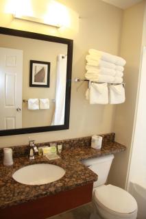 Budget Host Inn & Suites - 5