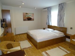 Alabárdos Panzió és Apartmanház - Esztergom - 3