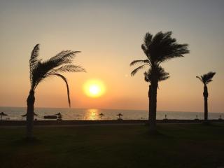 Beach Front Chalet (For Families) - Ain Suchna - 9