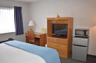 Americas Best Value Inn & Suites - Tahquamenon Country - Newberry - 4