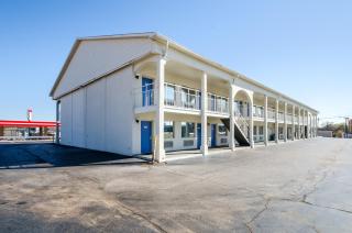 Motel 6-Commerce, GA - 9