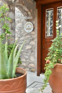 Kassandra House - Hydra - 9