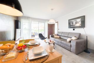 Apartament Kalinowo Golf - salon z opcją spania, kuchnia i 2 sypialnie, 1-6 osób - Niesulice - 0