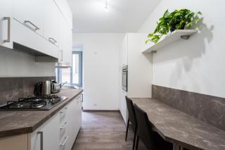 Central & Modern Apartment by Rent All Como - Como - 5