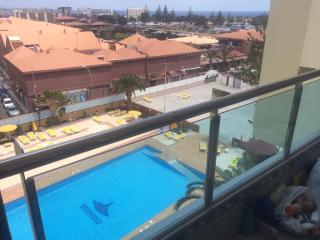 Central Apartment overlooking Yumbo centre with heated pool - 5