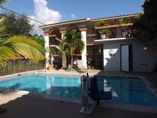 Lake Side Lodge - Lake Worth - 9