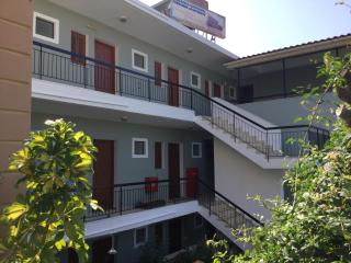 Thomas Apartments - 1