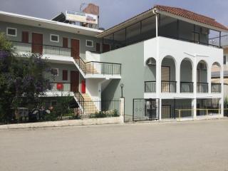 Thomas Apartments - 6