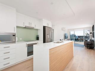 The Shoal Apartments, Unit 304/4-8 Bullecourt Street - Shoal Bay - 2