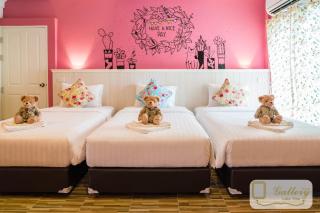 Gallery Lake View Hotel - 9