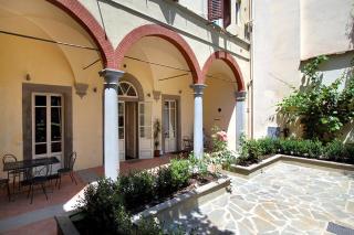 Piazza Dei Ciompi With Private Garden - Florença - 9