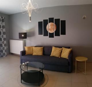 Grey House - Prinos - 3