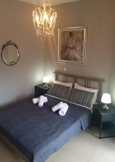 Grey House - Prinos - 9