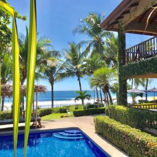 The Backyard Beachfront Hotel - Jacó - 0