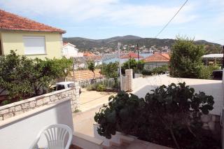 Apartments by the sea Vinisce, Trogir - 11029 - Vinišće - 5