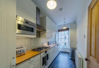 JOIVY Stylish Apt in Trendy New Town Location - Edinburgh - 5