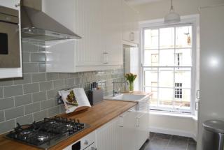 JOIVY Stylish Apt in Trendy New Town Location - Edinburgh - 3