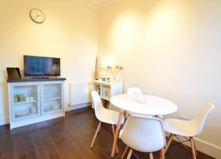 JOIVY Modern City Centre Flat next to Calton Hill - Edinburgh - 8
