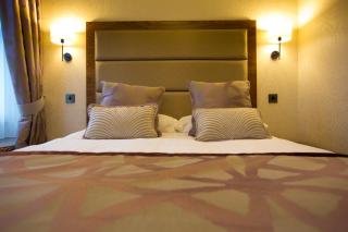 The George Hotel - 2