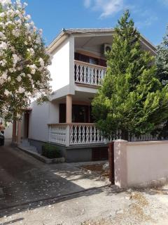 Plahuter Apartments 1 - Gornji Karin - 9