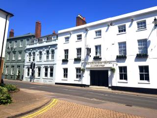 The Chequers Hotel - Newbury - 0