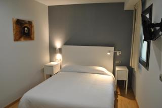 Hostal Universitat - Cervera - 7