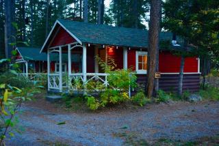 Johnston Canyon Lodge & Bungalows - 2