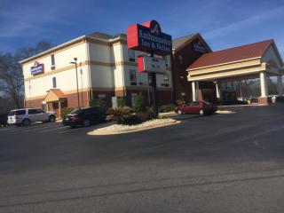 Ambassador Inn & Suites - Tuscaloosa - 9