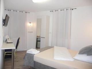 City Hotel - Ludwigsburg - 1