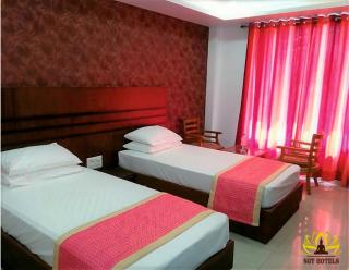 Hotel SGT Plaza - Varanasi - 4