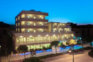 Hotel Nettuno - Cesenatico - 8