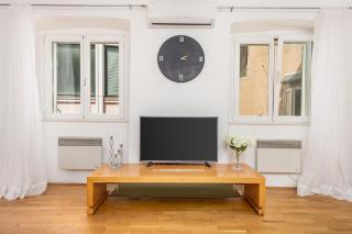 Apartment Mirrors - Rijeka - 6