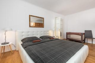 Apartment Mirrors - Rijeka - 3