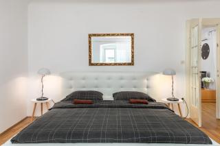Apartment Mirrors - Rijeka - 2