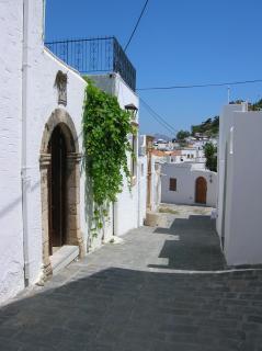 Sarris Studios & Apartments - 1