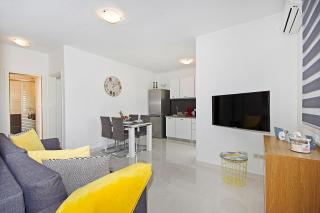 Irma Trogir - 7