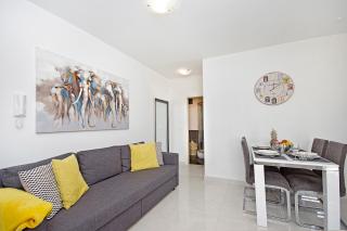 Irma Trogir - 5