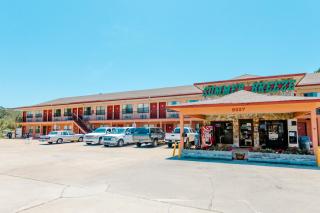 Summer Breeze Motel - 2